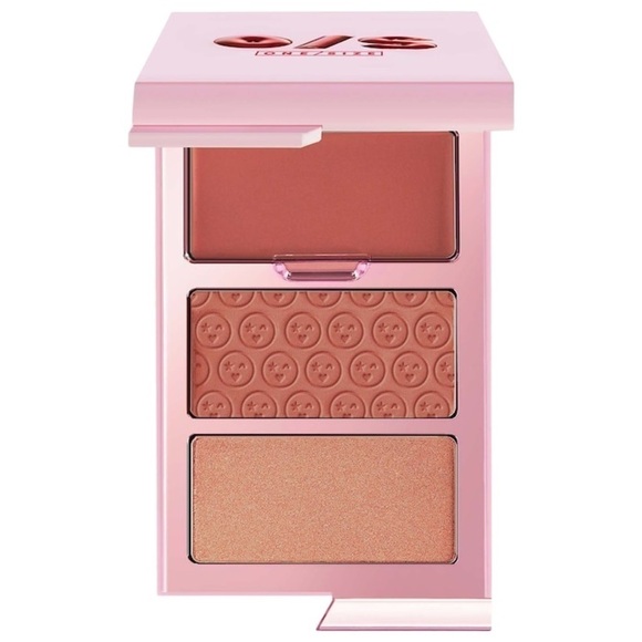 ONE/SIZE Other - ONE/SIZE by Patrick Starrr
Cheek Clapper 3D Blush Trio Palette